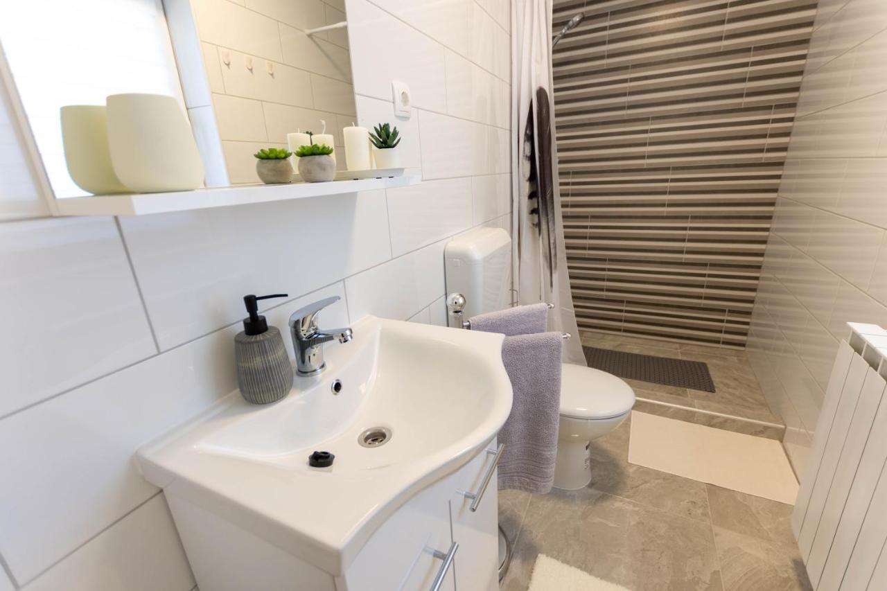 Apartmani Sun & Moon Bjelovar Exterior foto